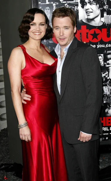 Carla Gugino and Kevin Connolly — Stock Photo, Image