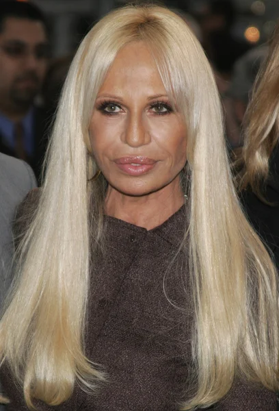 As piores fotos de Donatella Versace - Atualidade - SAPO Lifestyle