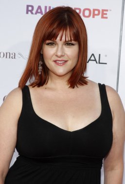 Oyuncu Sara Rue