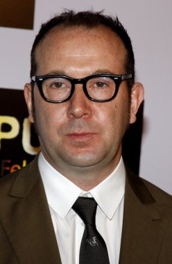 Yönetmen Paul Mcguigan 
