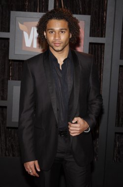 aktör Corbin Bleu
