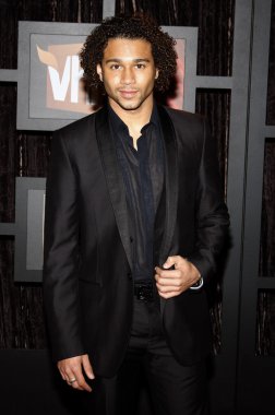 aktör Corbin Bleu