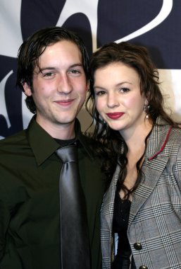 Chris marquette ve amber tamblyn