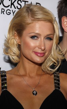 TV kişiliği Paris Hilton
