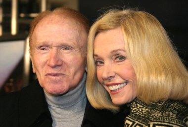 aktör Kırmızı Düğmeler