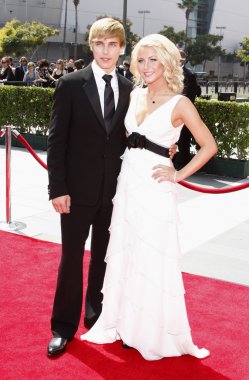 Oyuncu Julianne Hough