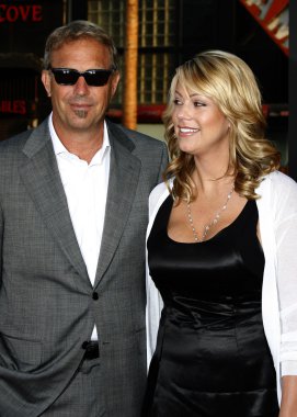Kevin Costner, Christine Baumgartner 