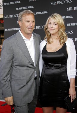Kevin Costner, Christine Baumgartner 