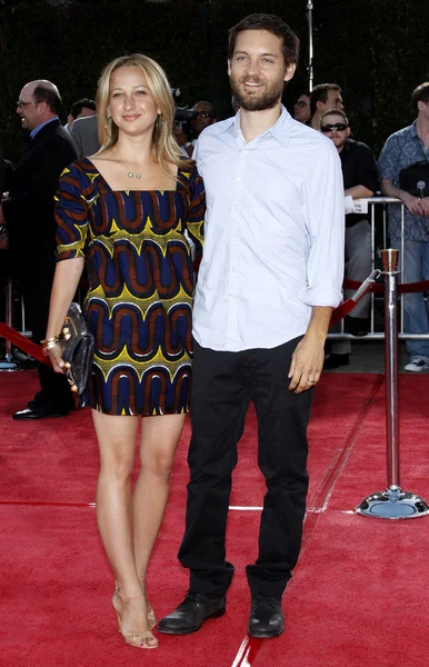 Tobey Maguire och fru Jennifer Meyer — Stockfoto