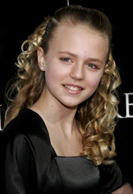 sinema oyuncusu Courtney Taylor Burness