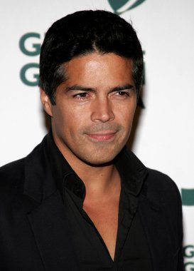 aktör Esai Morales