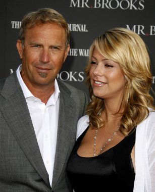 Kevin Costner, Christine Baumgartner 