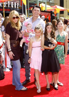 aktör Lou Diamond Phillips