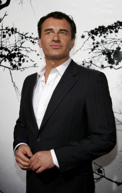 Aktör Julian Mcmahon