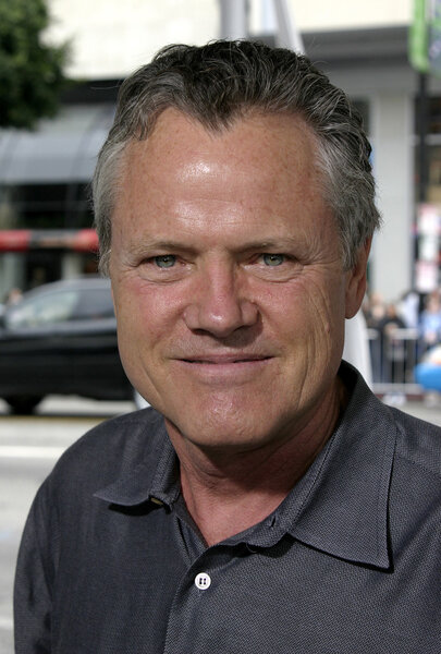 screenwriter William Broyles Jr. 