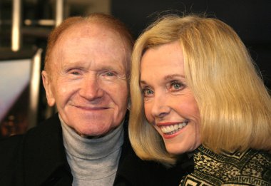 aktör Kırmızı Düğmeler