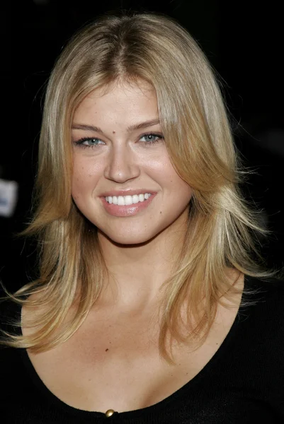 La actriz Adrianne Palicki — Foto de Stock