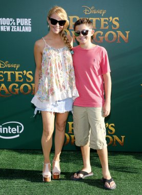 aktris Charlotte Ross