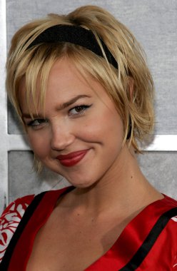 Oyuncu Arielle Kebbel