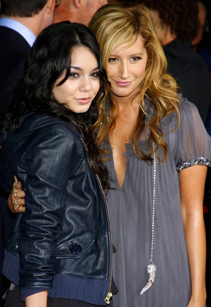 Vanessa Anne Hudgens, Ashley Tisdale — Stock Photo, Image