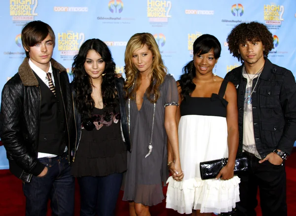 Zac Efron, Vanessa Anne Hudgens, Ashley Tisdale, Monique Coleman, Corbin Bleu — Stok fotoğraf