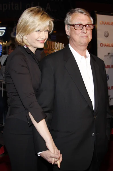 Diane Sawyer y Mike Nichols — Foto de Stock