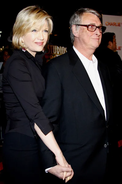 Diane sawyer, periodista mike nichols — Foto de Stock