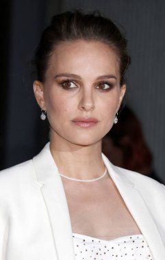 Natalie Portman, ABD 'nin Hollywood kentindeki TCL Çin Tiyatrosu' nda 14 Kasım 2016 'da düzenlenen' Jackie 'nin AFI FEST 2016 Merkez Gala Gösterimi' nde.