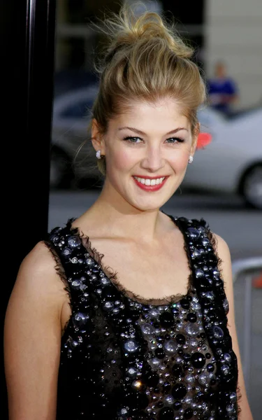 Actress Rosamund Pike — Stockfoto