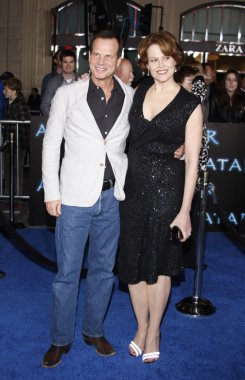 Sigourney Weaver and Bill Paxton