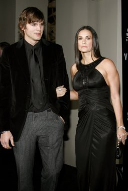Ashton kutcher ve demi moore