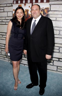 James Gandolfini ve Deborah Lin