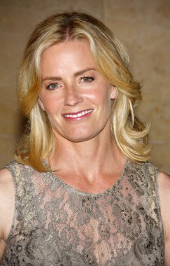 aktris Elisabeth Shue