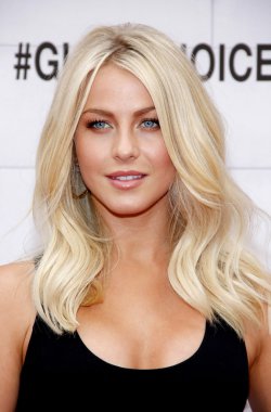 Oyuncu Julianne Hough