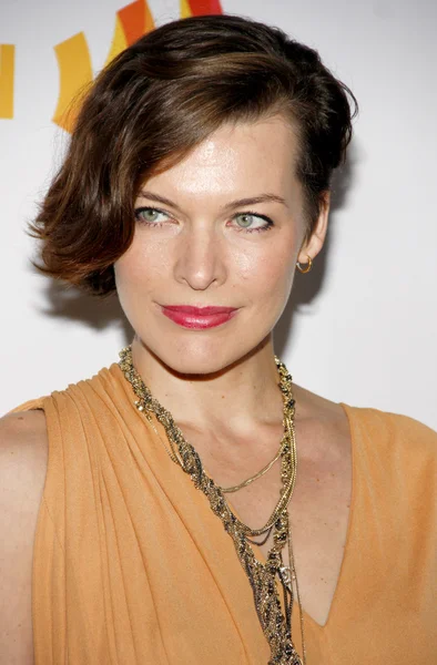 Actriz Milla Jovovich — Foto de Stock