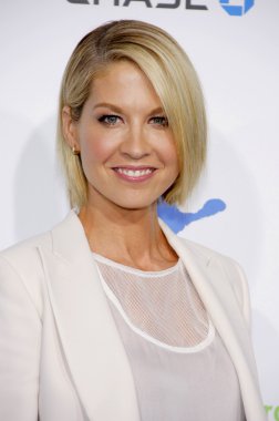 aktris Jenna Elfman