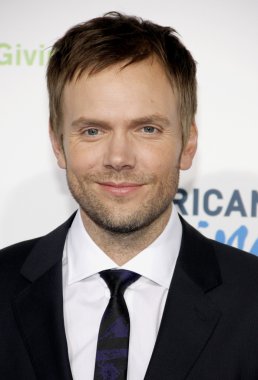 aktör Joel Mchale