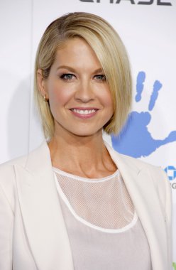 aktris Jenna Elfman