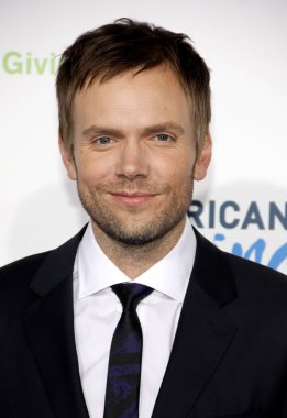 aktör Joel Mchale