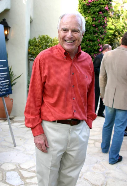 Richard Riordan at Wine Tasting Event — Φωτογραφία Αρχείου