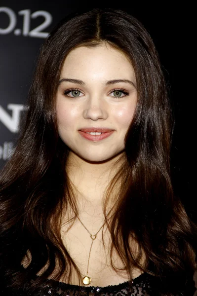 Men uyda bolmaganimda, dostim xotinimni sikadi.