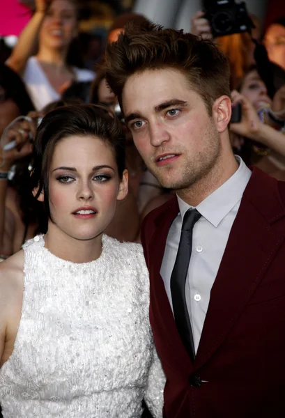 Kristen stewart i robert pattinson — Zdjęcie stockowe