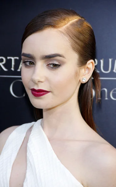 Lily Collins at the Los Angeles — Stock Photo, Image