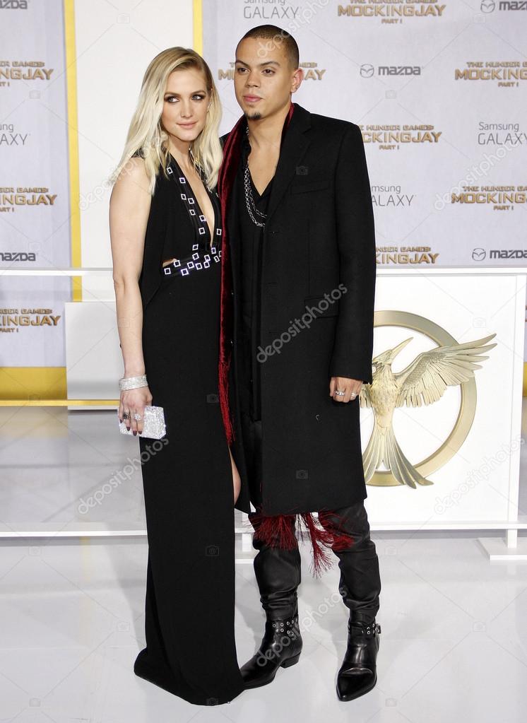 アシュリー · シンプソンとエヴァン ・ ロス — ストック編集用写真