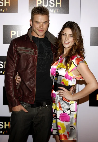 Kellan Lutz e Ashley Greene — Fotografia de Stock