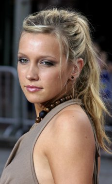 aktris Katie Cassidy