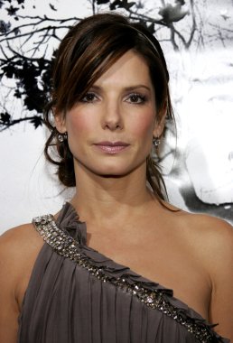 Sandra Bullock Los Angeles katılır