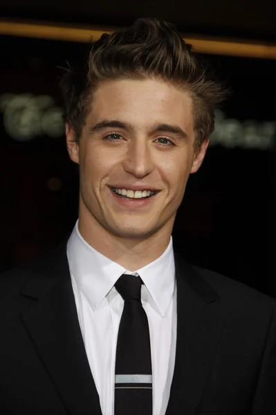 Max Irons at Los Angeles — Stockfoto