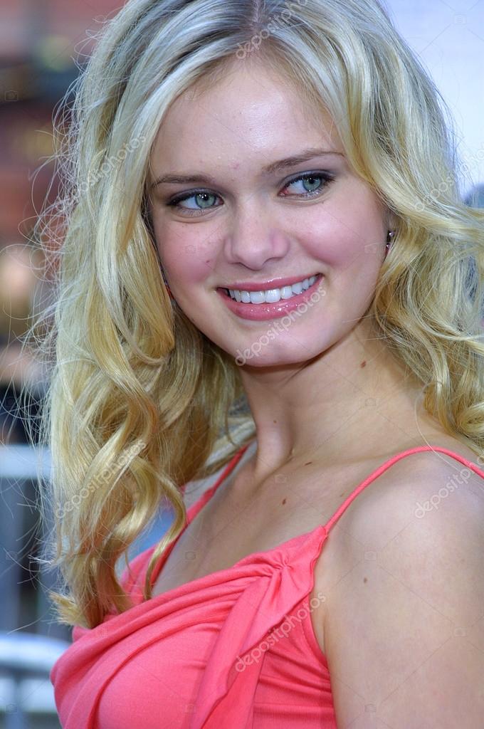 Sara paxton bei den los angeles — Redaktionelles Stockfoto