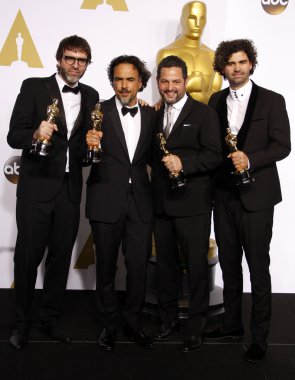 Alejandro G. Inarritu, Alexander Dinelaris, Nicolas Giacobone ve Armando Bo